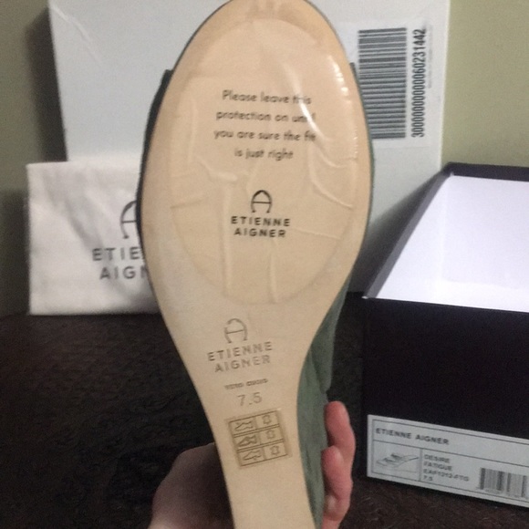 Suede wedges - Picture 4 of 5